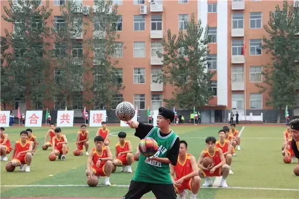 儿童篮球基本功训练内容怎么写的_2